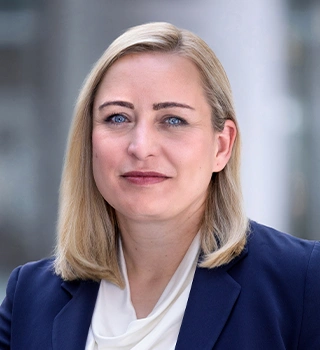 Dr. Claudia Hülsken (portrait)