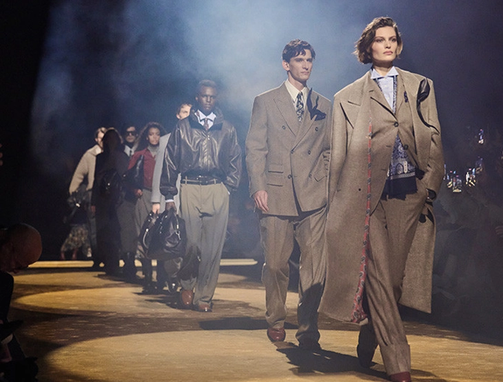 Photo of fasion show in Milan (photo)